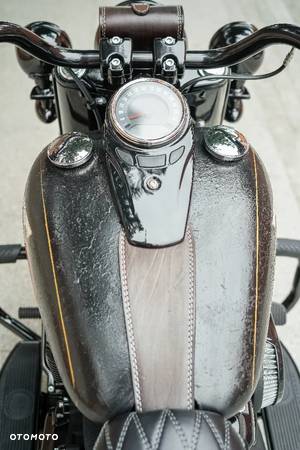 Harley-Davidson Softail Heritage Classic - 32
