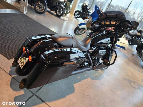 Harley-Davidson Touring Street Glide - 8