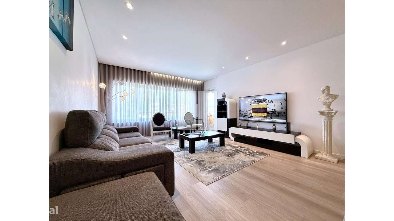 Luxuoso T-3 na Qtª Santa Maria-8