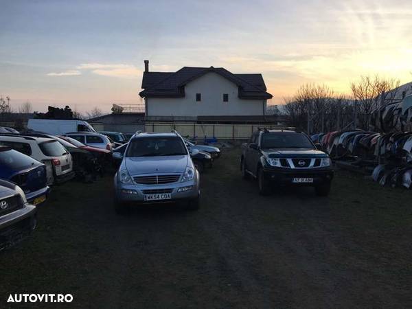 Dezmembrez SsangYong Rexton motor 2.7 xdi cu 60.000 mile - 2