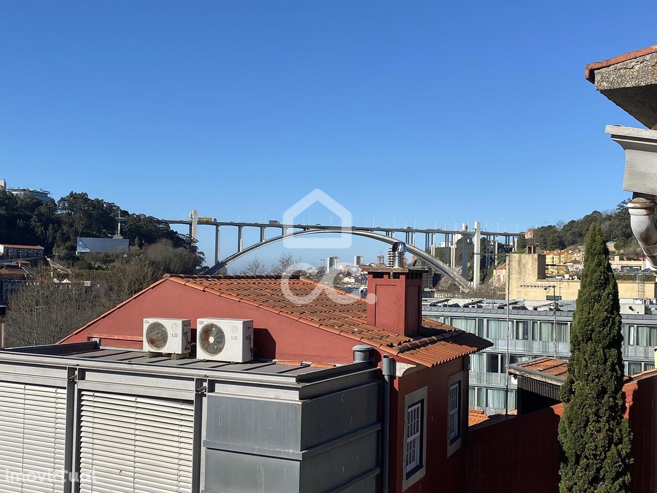 Prédio para venda em zona Exclusiva do Porto, junto ao Douro