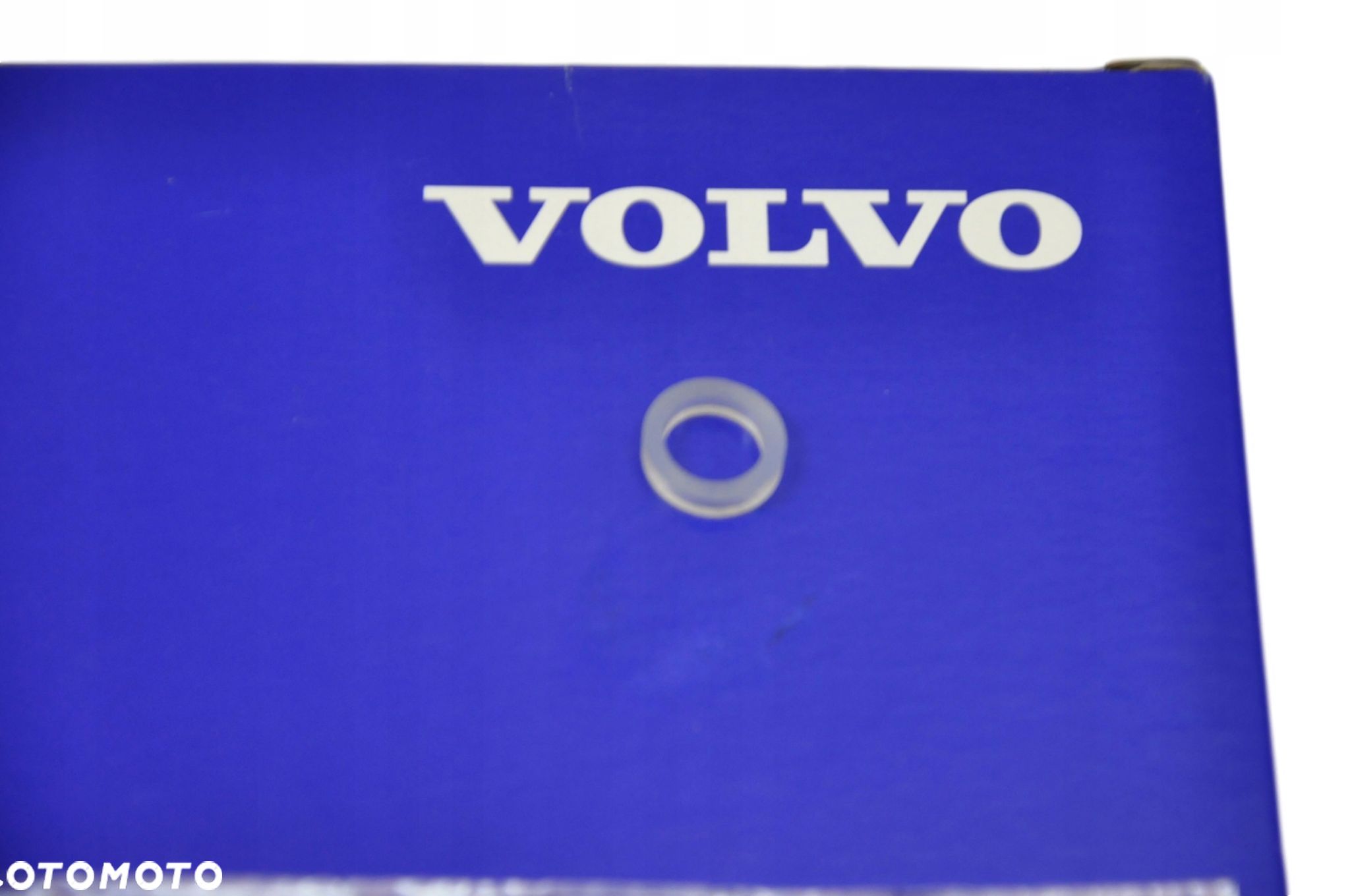 VOLVO V70 XC70 oring przewodu chlodnicy automat OE - 1