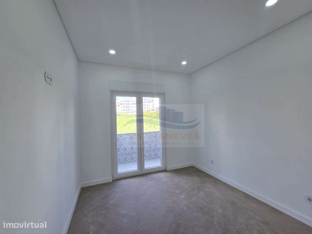 T3 Junto á Urbanização Vila Chã, com 2 WCS e Varandas - Totalmente ...-14