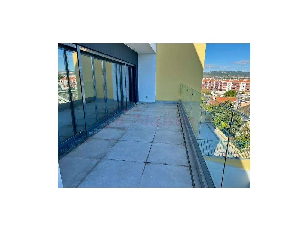 Moradia V5 no centro de Loures-16