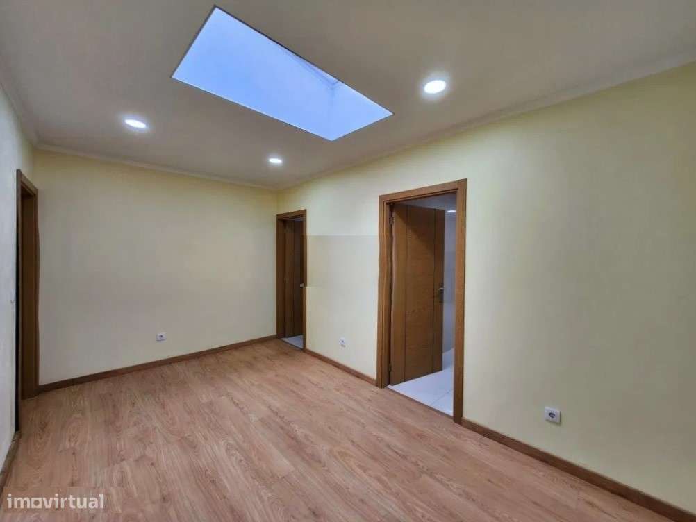 Moradia T2 c/ Anexo e Terraço, toda reabilitada - Campanhã (Dragão) - Grande imagem: 4/19