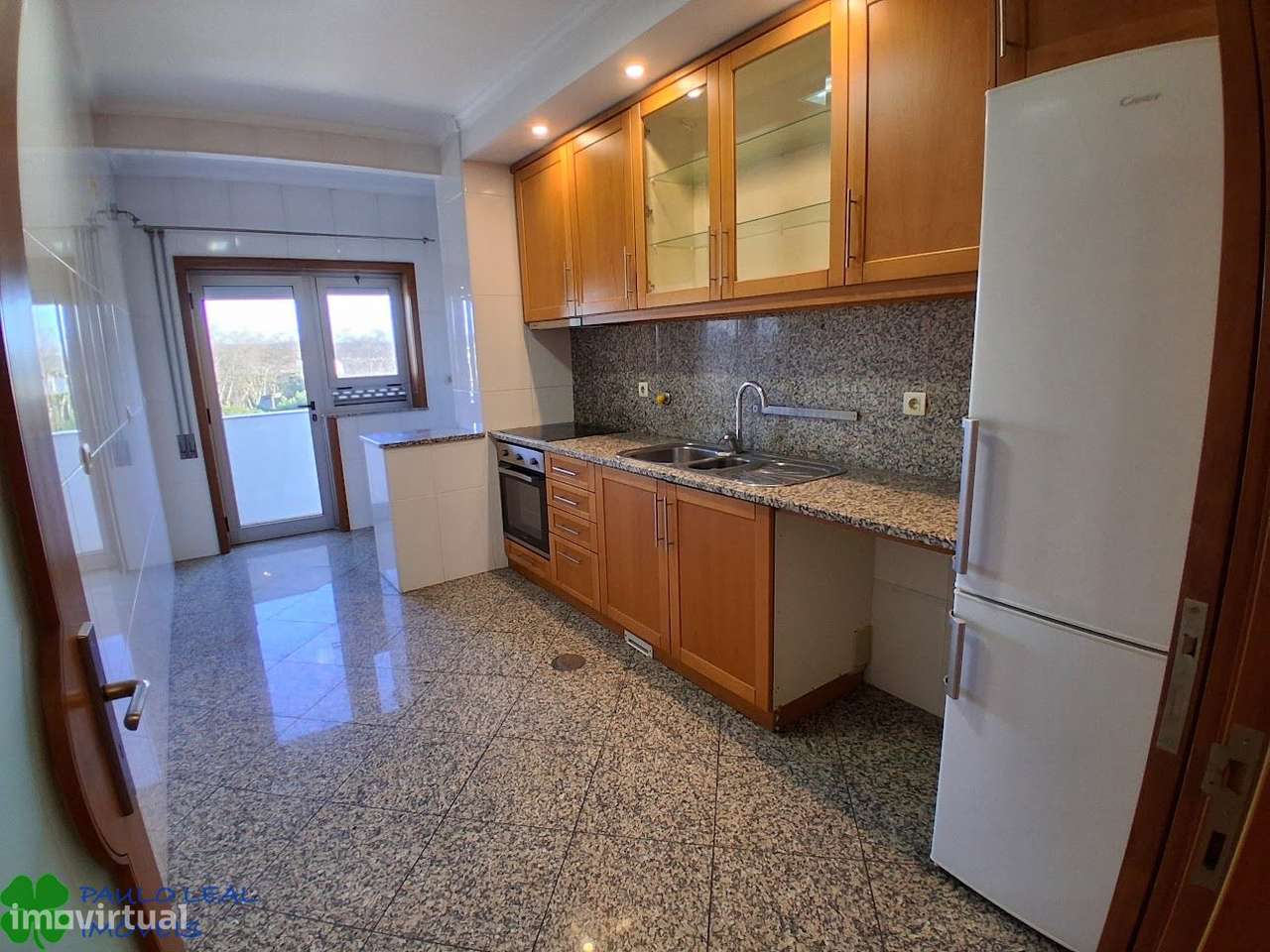 t2 panorâmico a 300 metros ismai com garagem box 2 carros - Grande imagem: 2/15