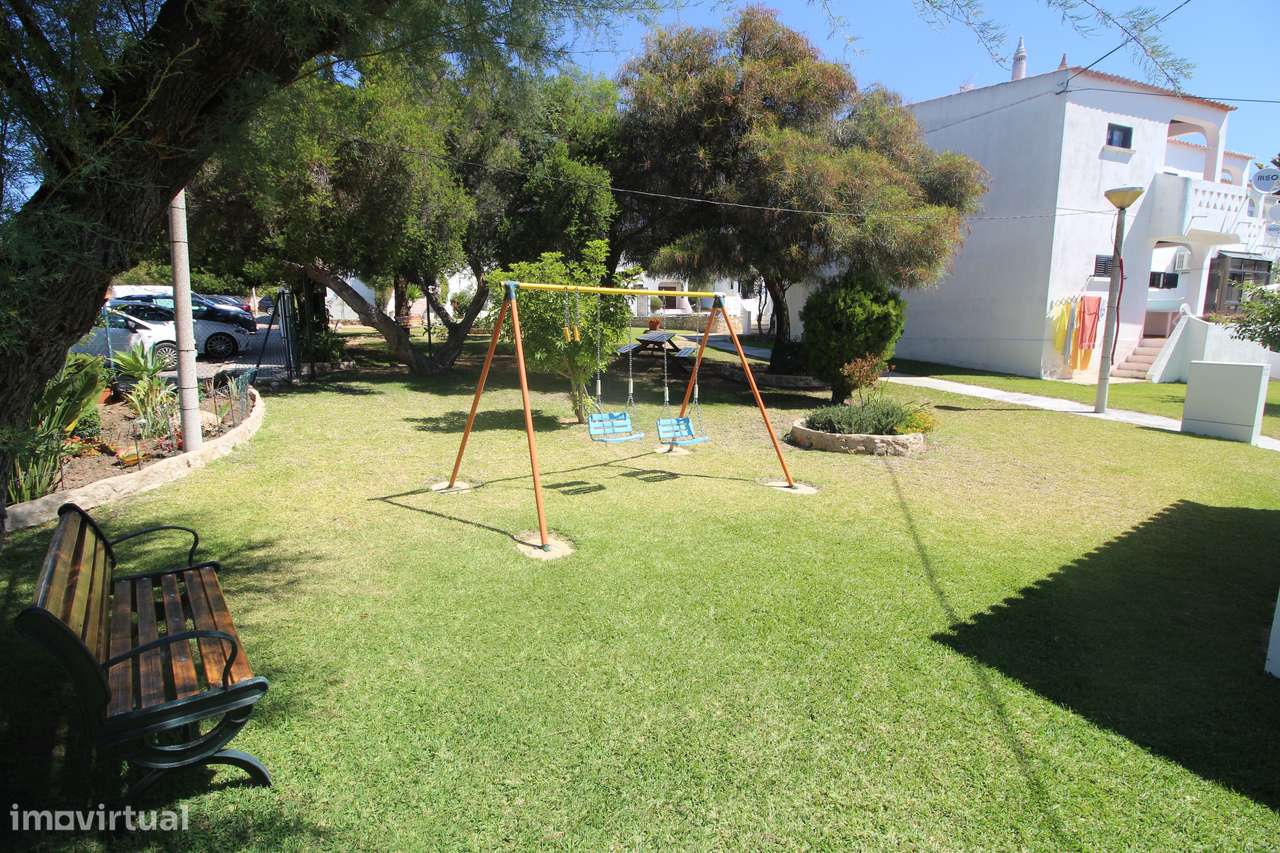 Alporchinhos, T2 Tipo Moradia Com Piscina e Vista Mar a 500 mt Praia - Grande imagem: 4/15