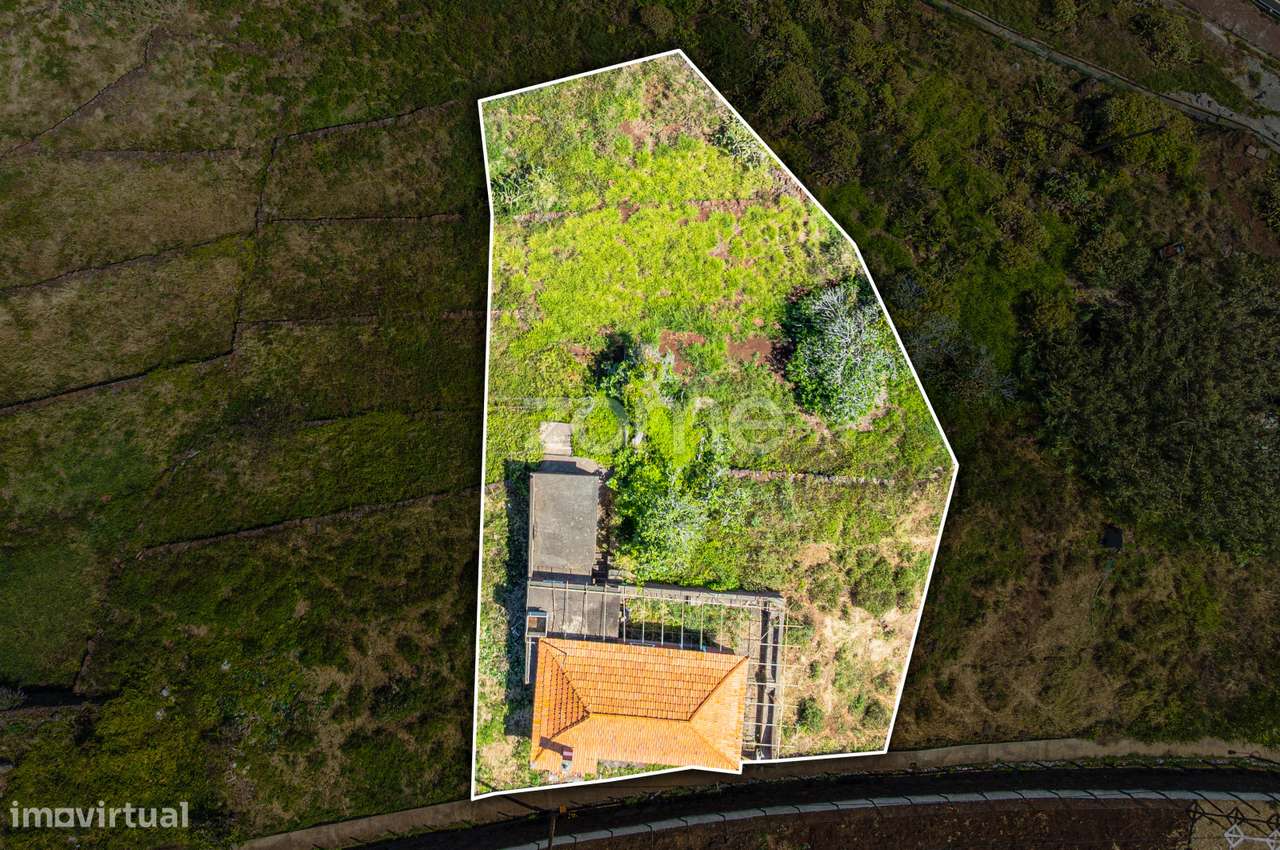 Moradia TérreaT1 para recuperar com terreno no Caniço, Santa Cruz - Grande imagem: 3/36