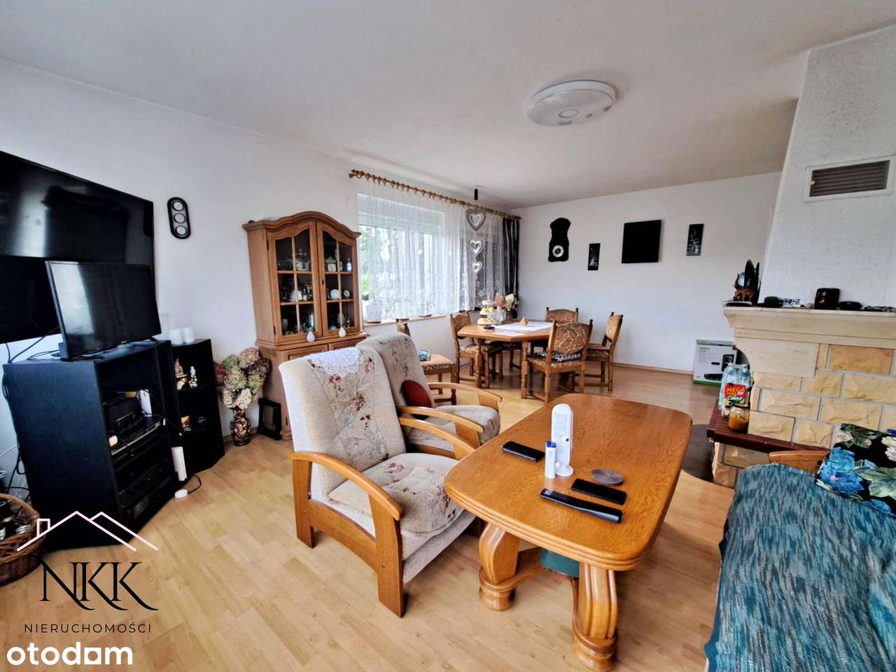 Rodzinny dom z pięknym ogrodem, stawem i 2 garażami -Lubniewice-8