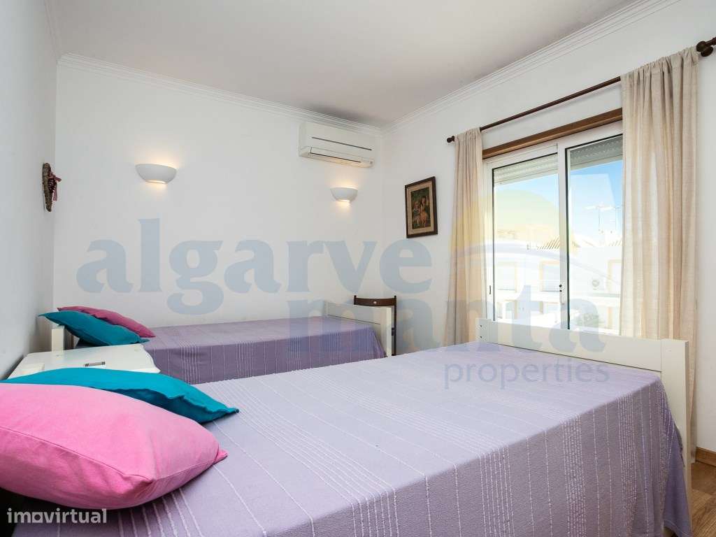 Moradia geminada T3 com Piscina Privada e Garagem - Praia da Lota-27