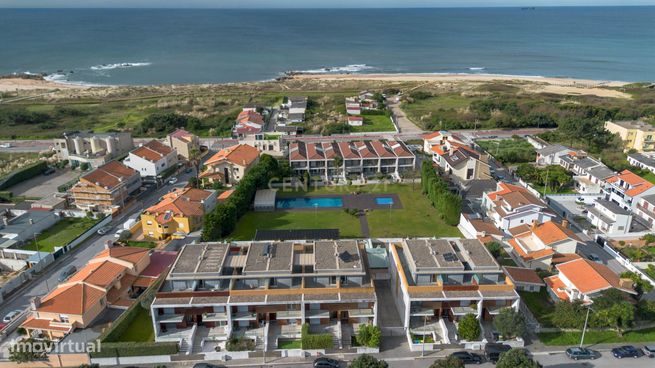 Moradia T3, com 2 suítes e 2 terraços, em condomínio fechado na Praia-14