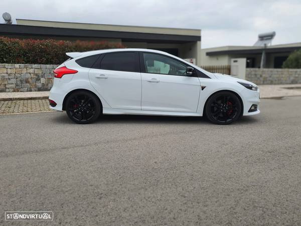 Ford Focus 2.0 TDCi ST-2 - 10