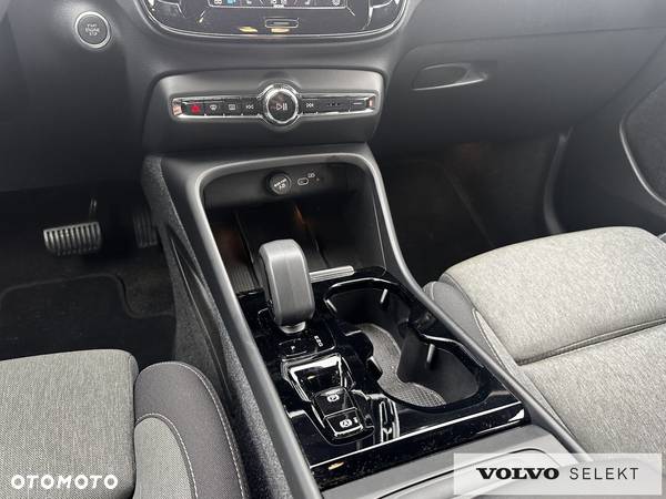 Volvo XC 40 - 18