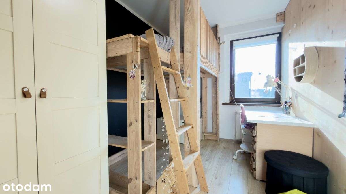 Funkcjonalny i przestronny dom z dużym ogrodem!!!-13