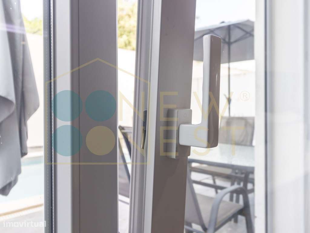 Moradia T4 com piscina e garagem nas Manteigadas | Setúbal-20