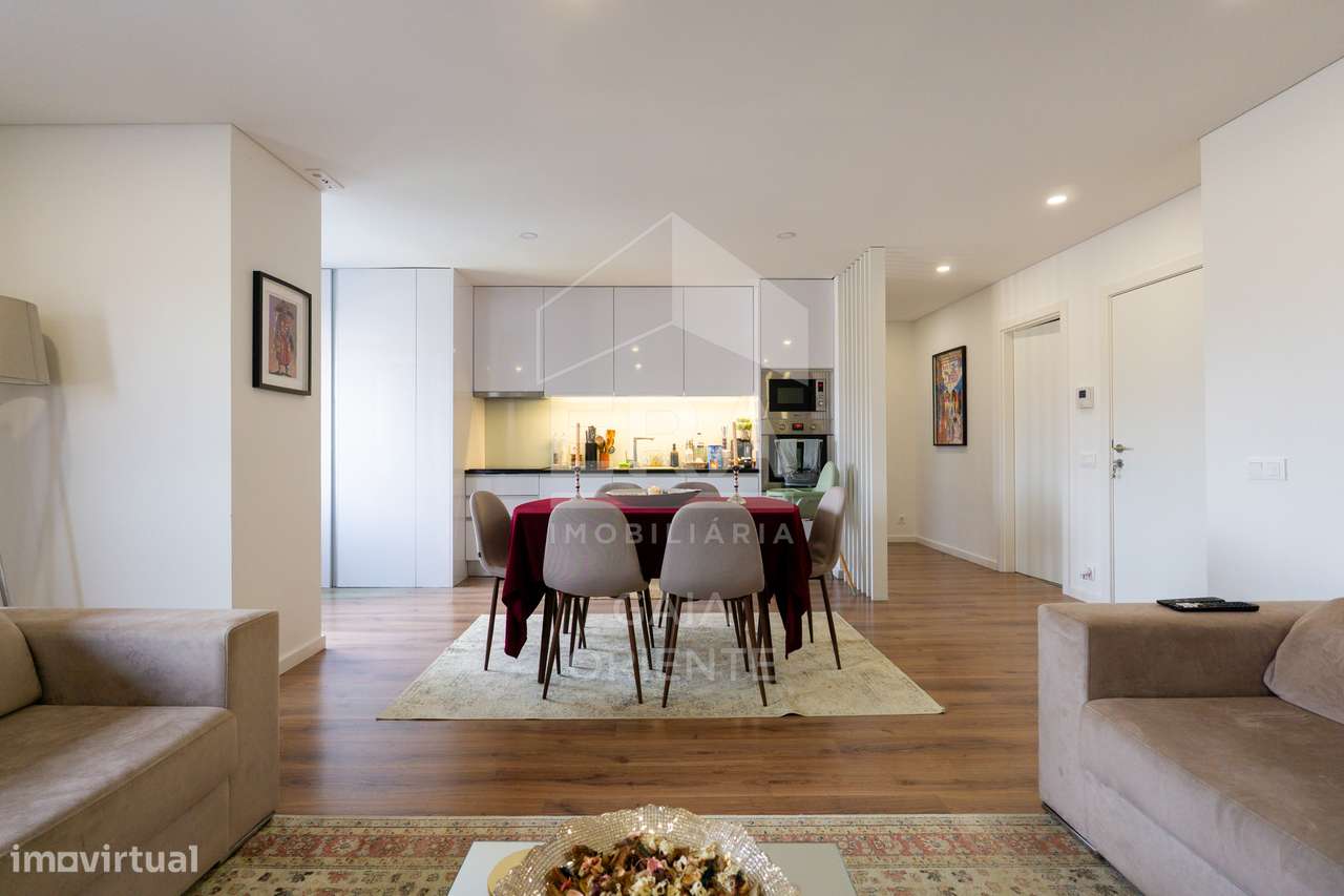Apartamento T2 moderno com garagem em Grijó-15