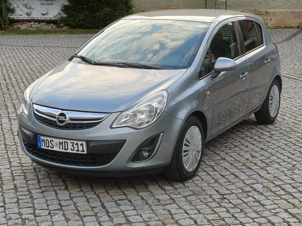 Opel Corsa D (2006-2014) 1.2 16V Edition 150 2012