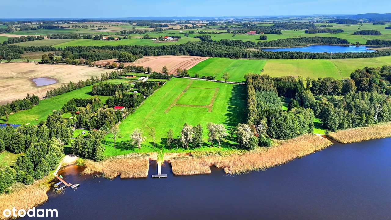 Działka budowlana z linią brzegową na szlaku WJM-13