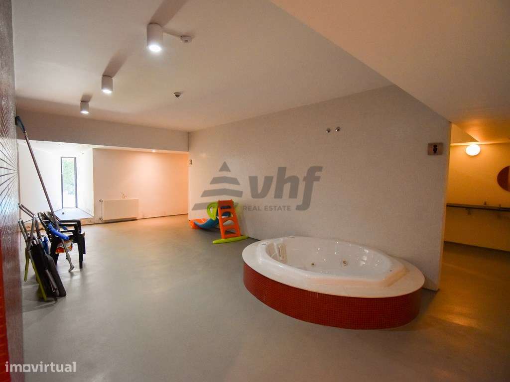 Apartamento T5 localizado no condomínio Jardim das Camélias - Gaia/...-41