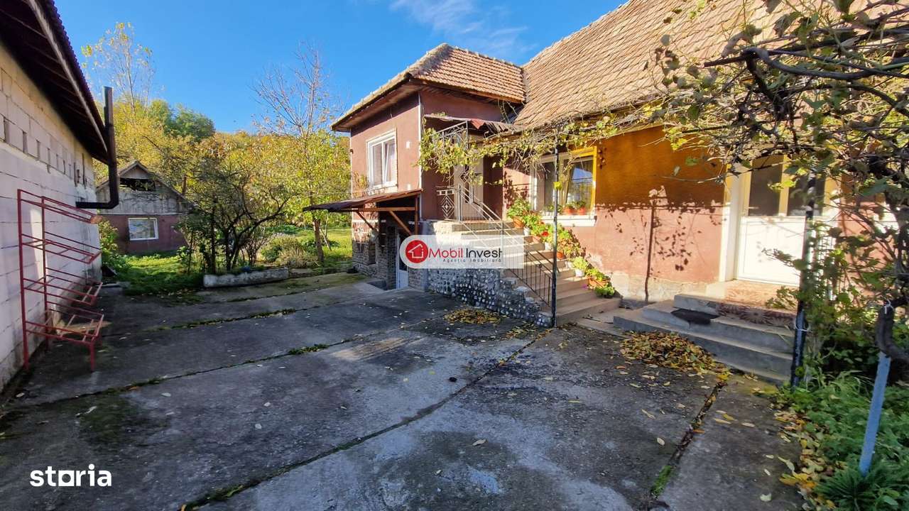 Casă cu farmec în Ampoița – liniște, natură și aer curat!-3