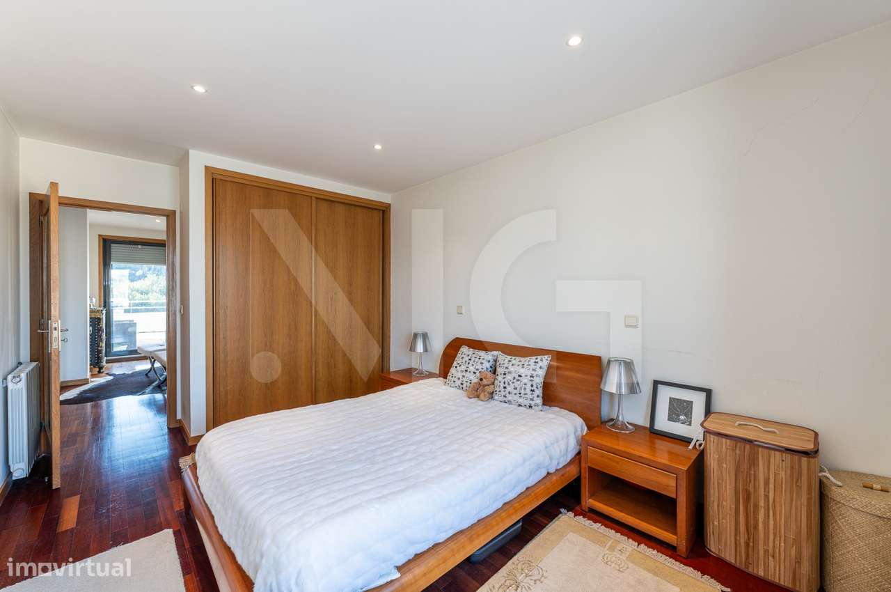 T3 Duplex com Terraço, Vistas Mar e Garagem Fechada na Madalena - Gaia-25