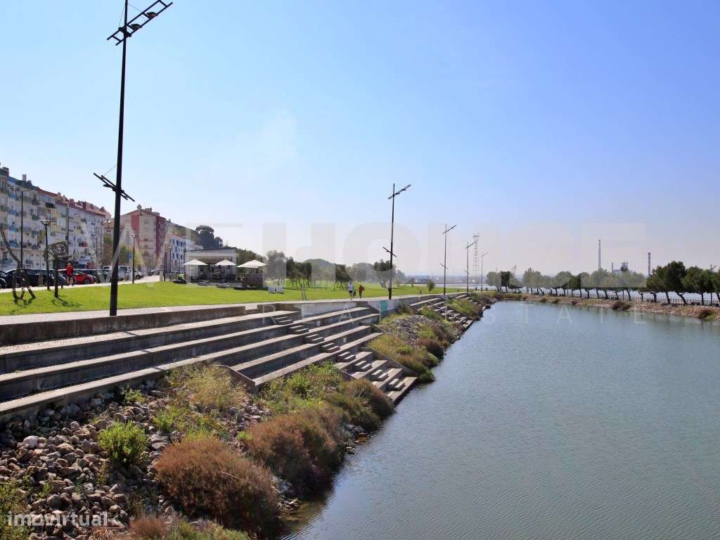 T1 com Quintal no Alto do Seixalinho - Conforto e Localização Privi...-11