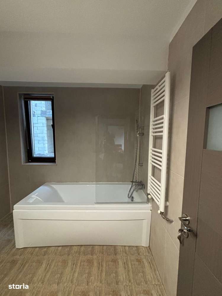 Apartament 61mp, 2 niveluri, curte proprie, aproape de plajă - Imagine principală: 5/17