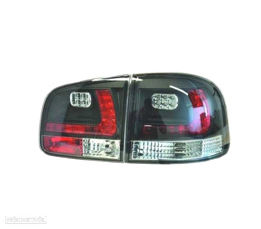 FAROLINS TRASEIROS LED PARA VOLKSWAGEN VW TOUAREG 02-10 PRETO - 2