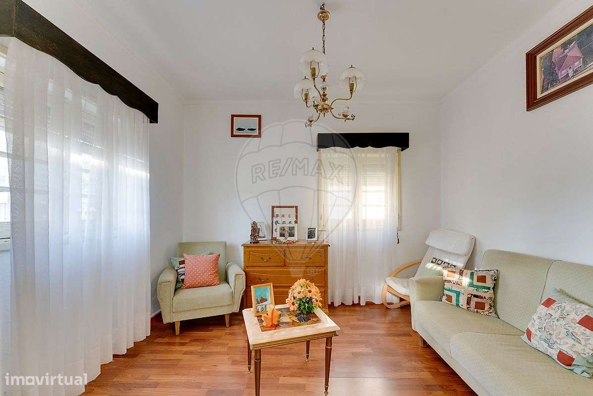 Moradia T6 | 2 Andares com Utilização Independente | Lote 1048m2-5