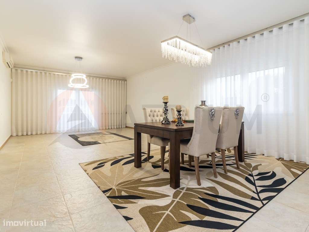 Exclusiva Moradia T6 com Quintinha, Piscina e Elevado Potencial de ...-8