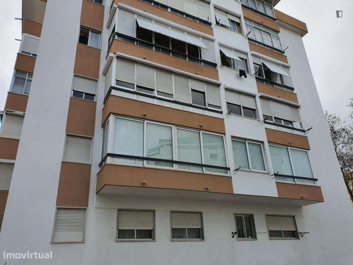 Quarto - localizado em Linda-a-Velha Lisbon - Grande imagem: 5/8