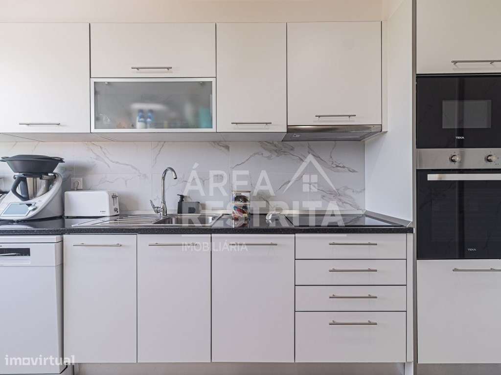 Apartamento T2+ 1 em Corroios.-10
