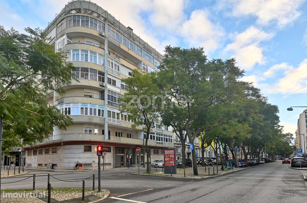 T1+1 remodelado, último andar, com terraço na Av. 5 Outubro | LISBOA - Grande imagem: 2/22