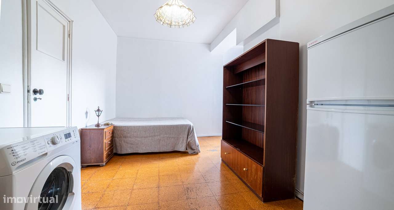 Apartamento T0 / Estúdio, 23m2, 4º piso, mt sossegado, junto ao Metro - Grande imagem: 4/8