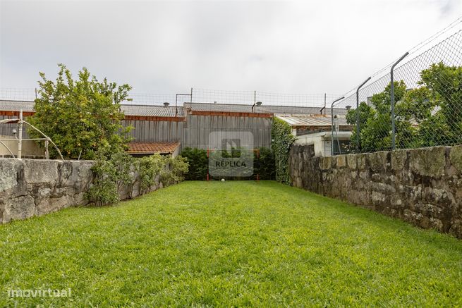 Moradia T3, com jardim e piscina-55