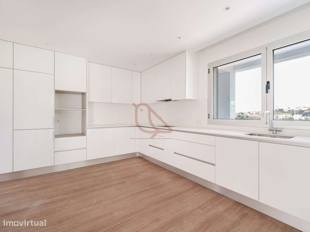 Moradia Isolada T4 Contemporânea com Jardim e Acabamentos Premium -...-11
