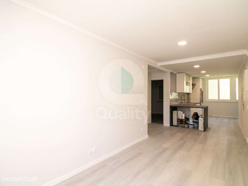 Apartamento T2 totalmente remodelado, localizado numa das zonas mai...-10