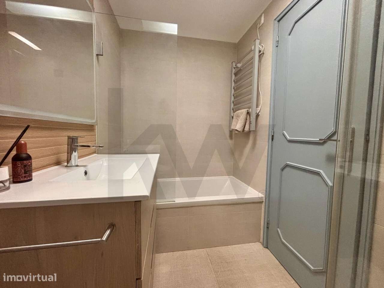 Moradia T3 Geminada de 3 Pisos com Jardim, Garagem em  Guifões, Matosi-18
