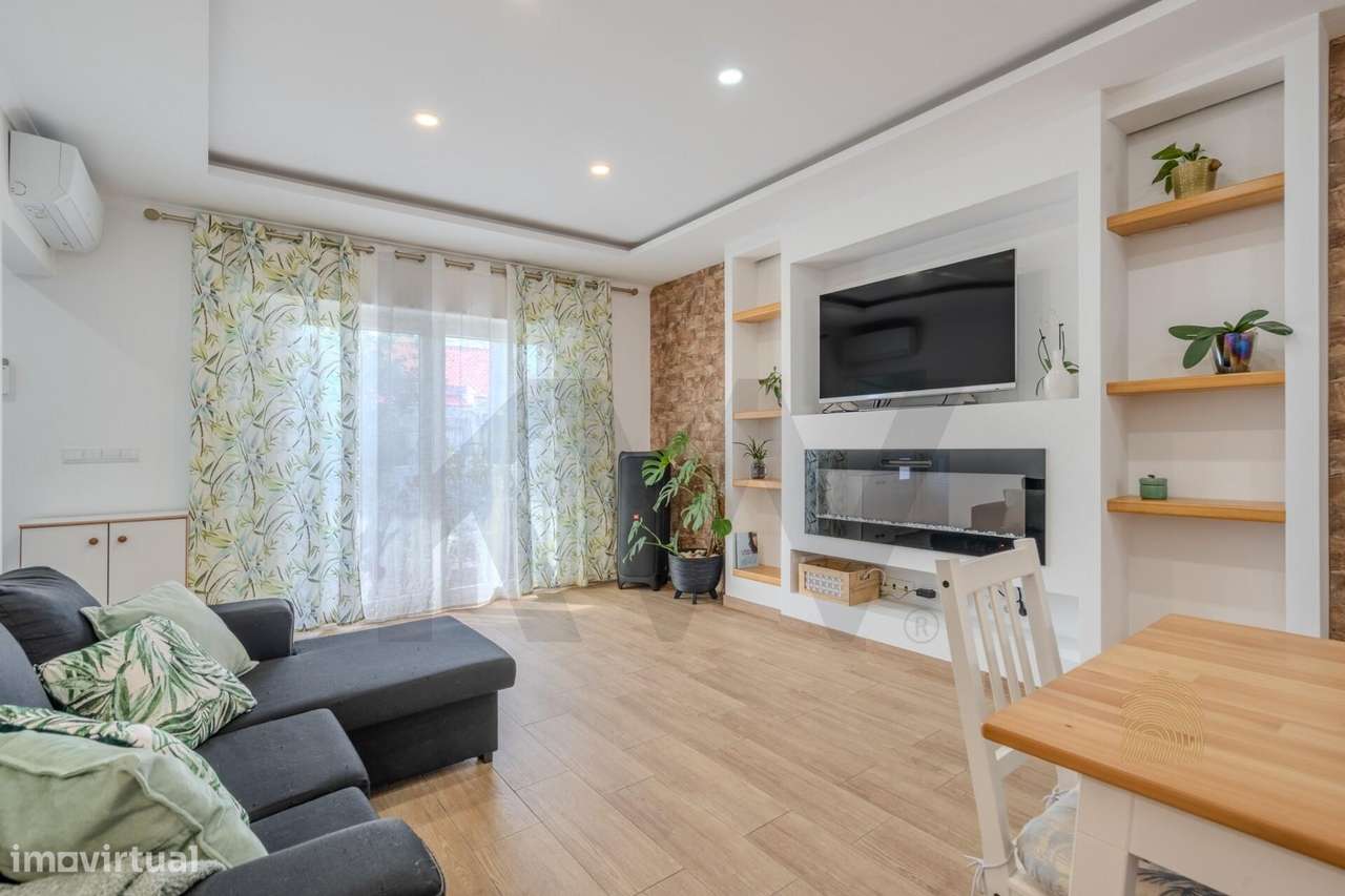 Moradia T4 remodelada com jardim, terraço e garagem | Vendas Novas-9