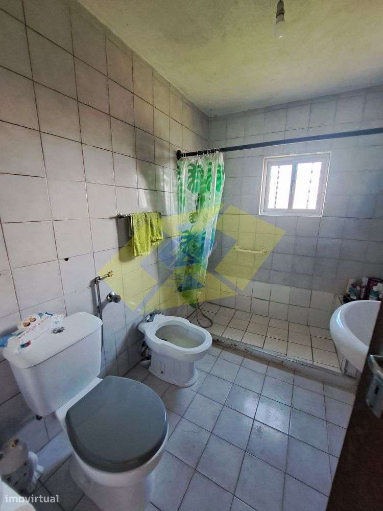 Moradia T3 em Agilde (Celorico de Basto)-5