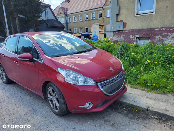 Peugeot 208 - 1