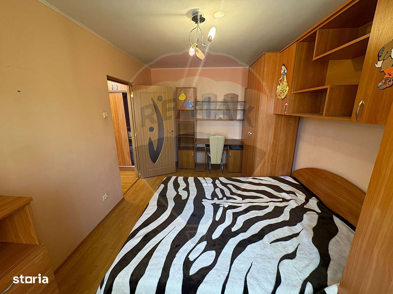 Apartament de vanzare cu 2 camere în zona Cornisa Bistritei-3