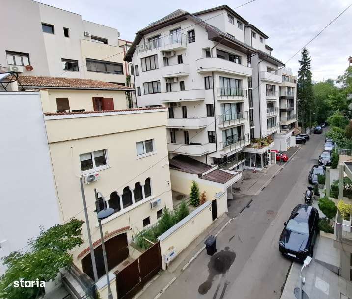 Apartament cu 4 camere Primaverii-0