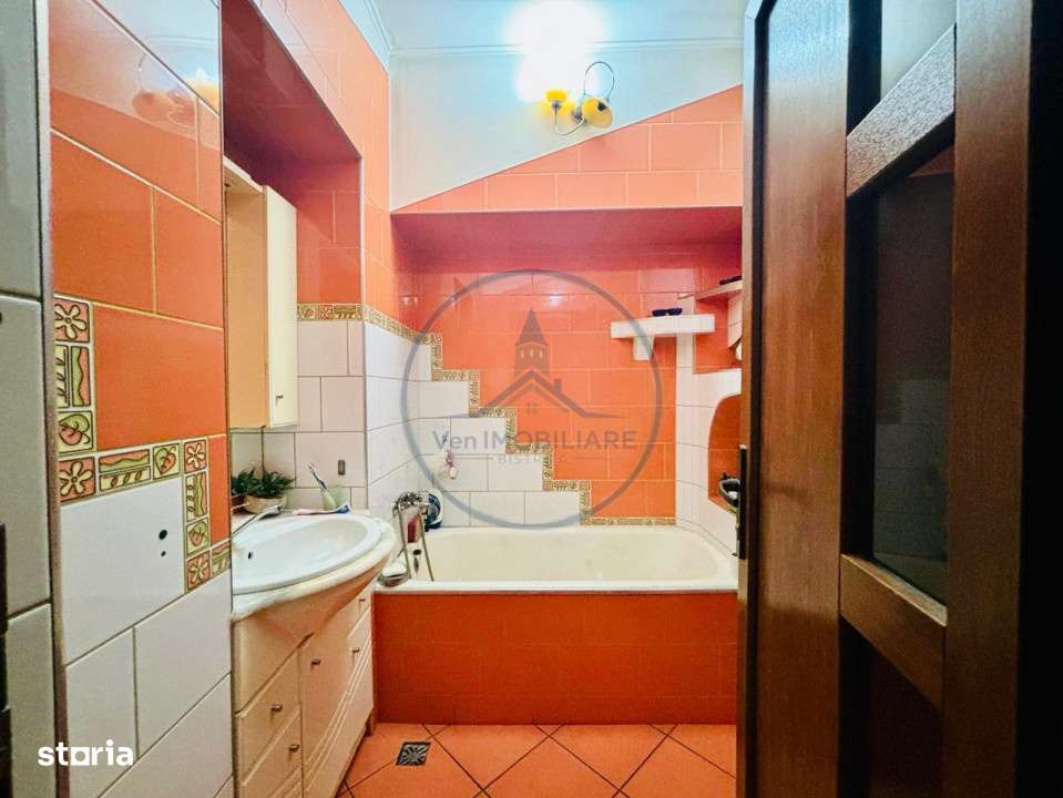 Oportunitate- Casa in zona centrala 218mp - Imagine principală: 3/9