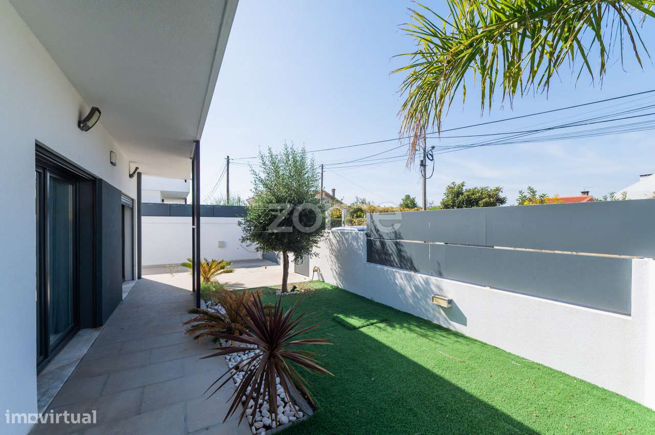 Moradia Térrea T3+1 com Piscina-52