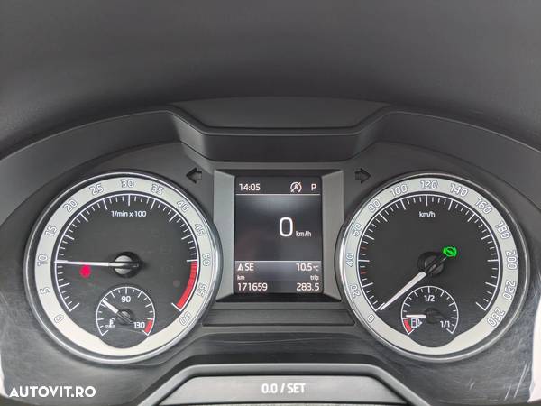 Skoda Octavia Combi 2.0 TDI 4x4 DSG Scout - 21