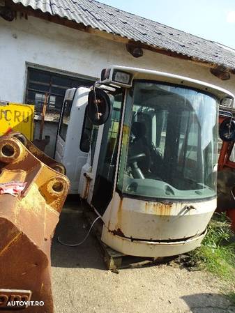 Cabine pt. excavatoare , combine , miniexcavatoare - 6