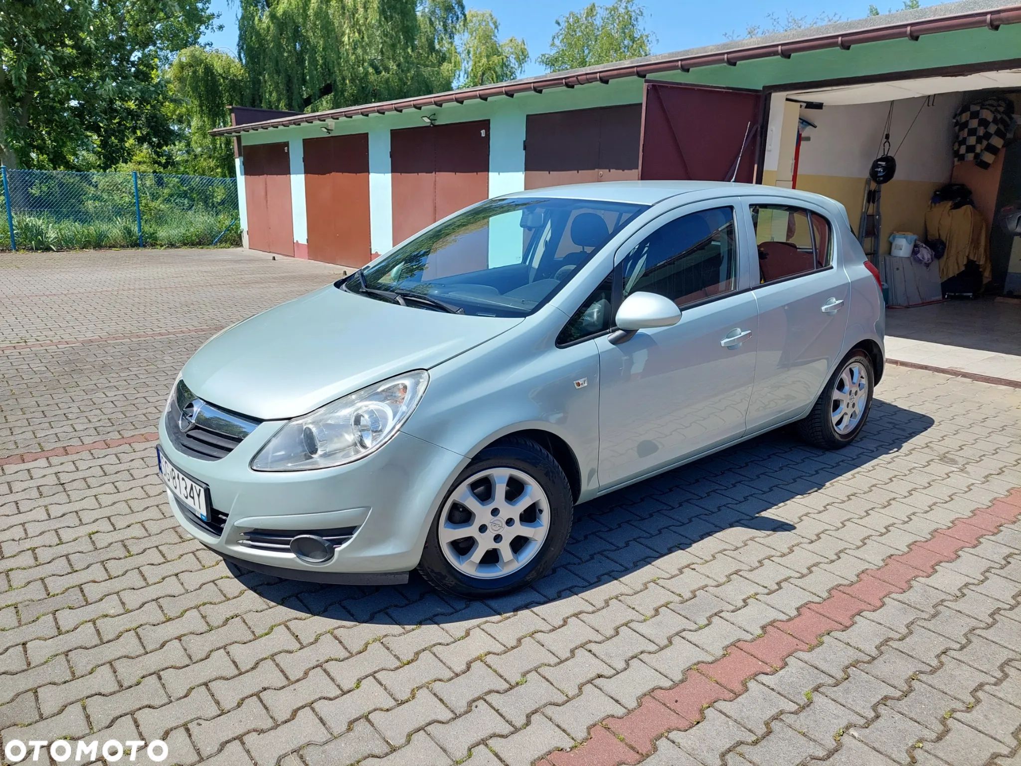 Opel Corsa 1.2 16V Cosmo - 1