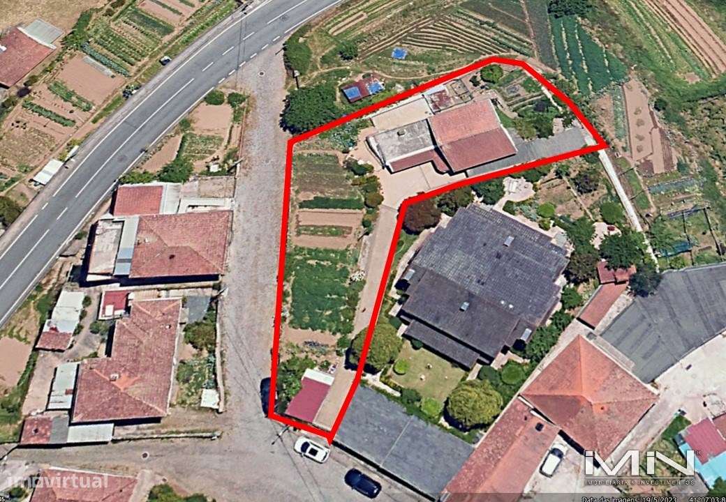 Mini Quinta com Construção Robusta, Poço, Adega e Viabilidade para Seg-53