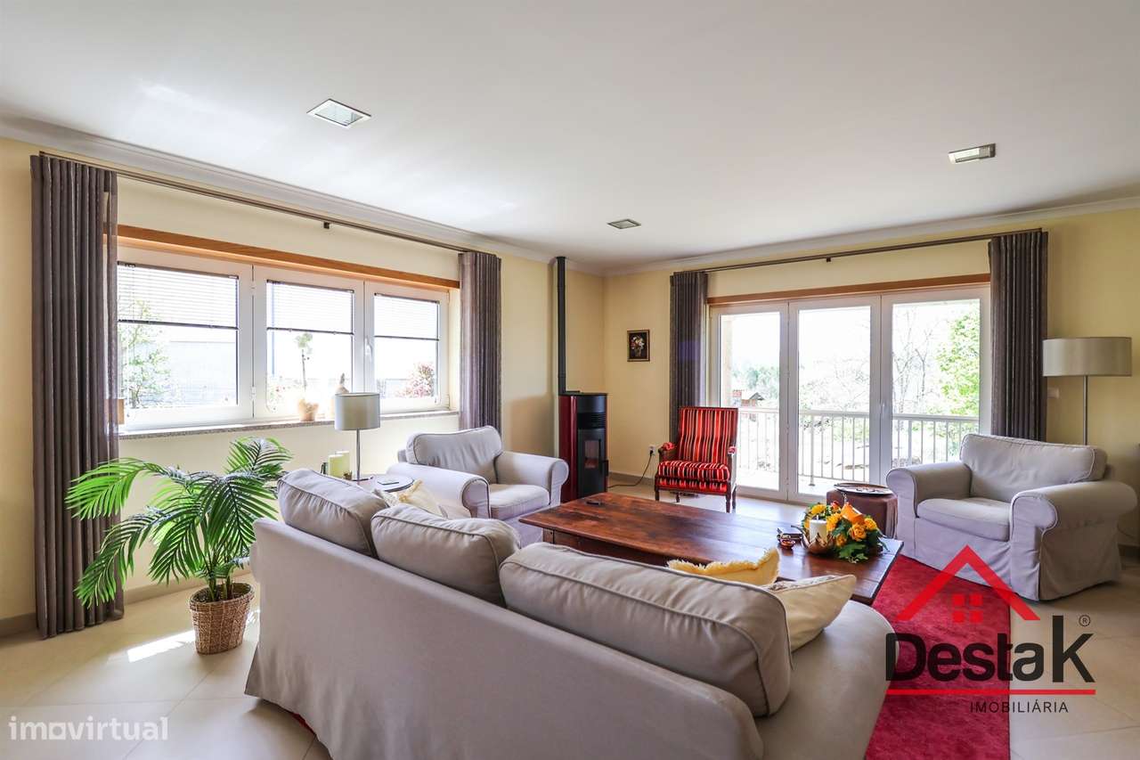 Fantástica Moradia isolada V4 em Lordosa, Viseu-11